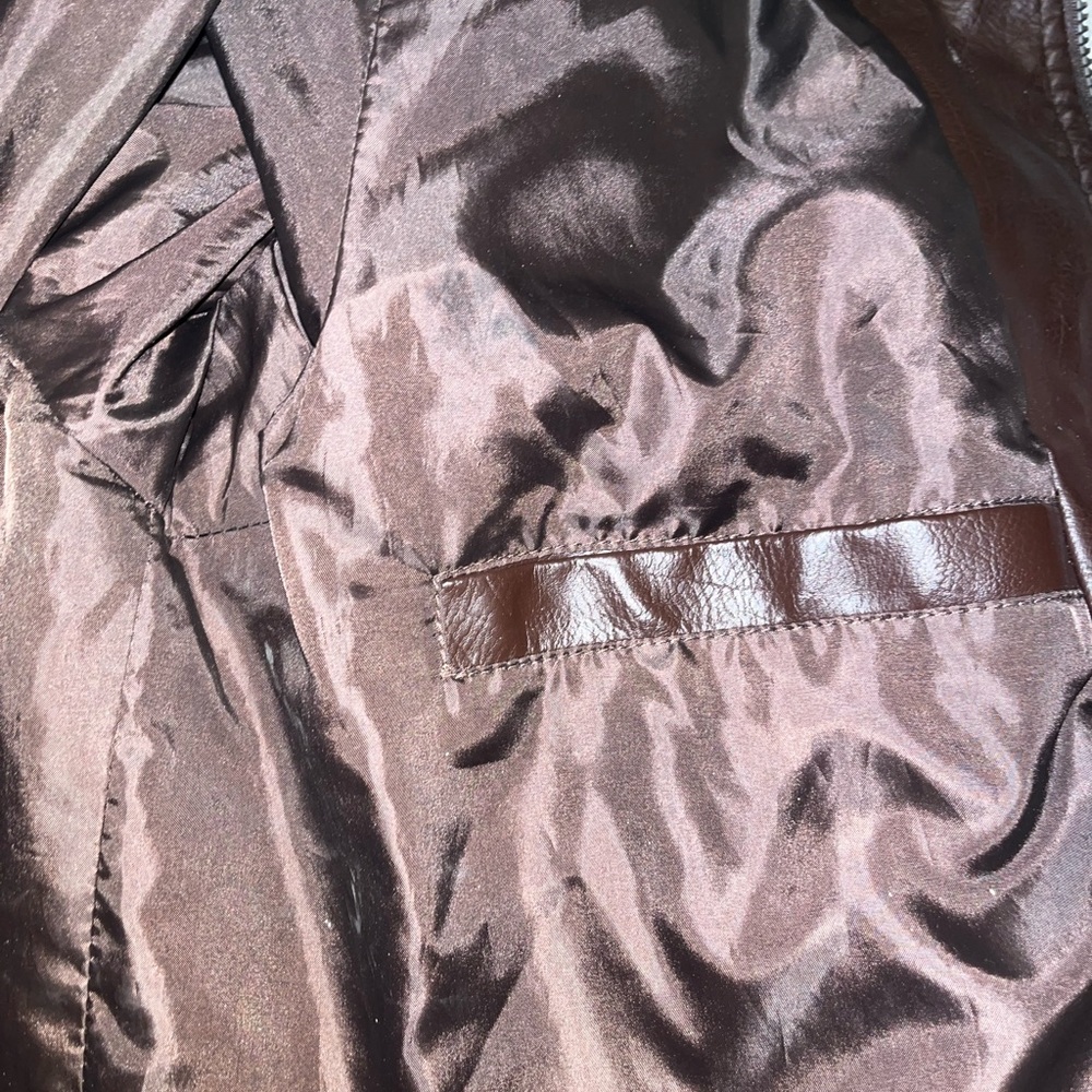 Function	 Keeps you warm


Delicate	 Washable